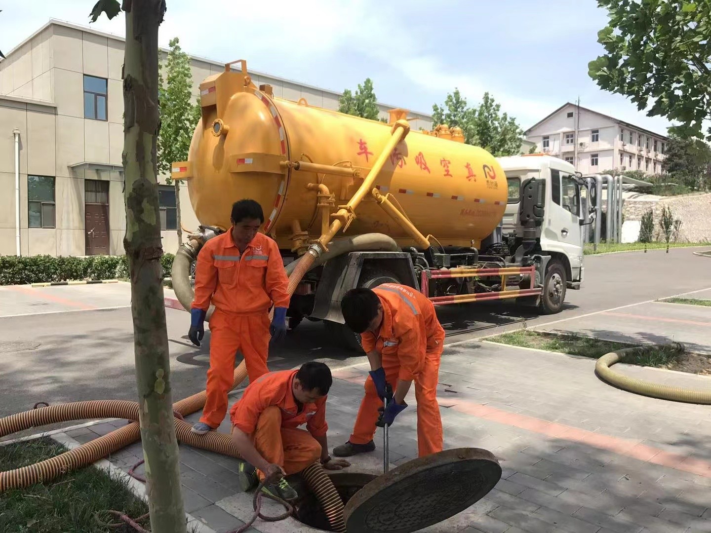 北仑化粪池清理与5-8吨吸粪车施工效率分析